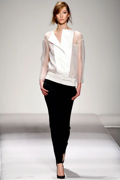 Look 30